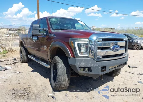 2015 Ford F-250 Lariat z USA, uszkodzony, nr VIN 1FT7W2BT4FEB04440